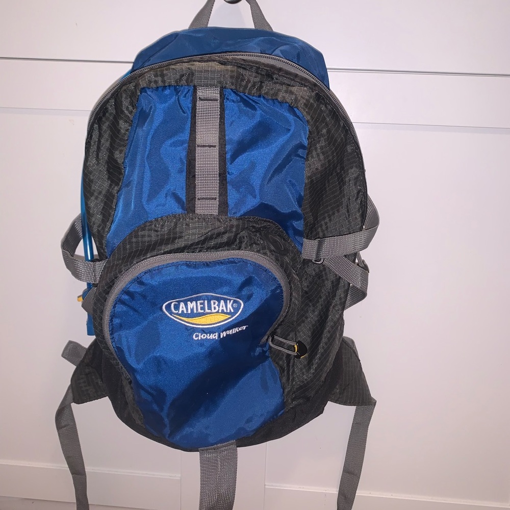 Camelbak: Cloud Walker Hydration Backpack Blue Wi… - image 1